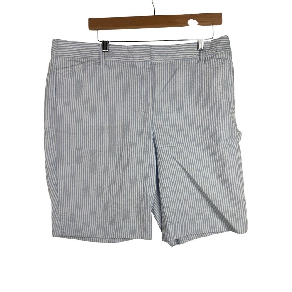 Old Navy Women's Striped Everyday Shorts size 10 White/Green
